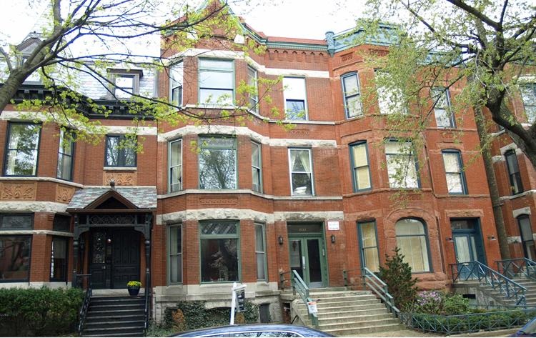 633 W ullerton